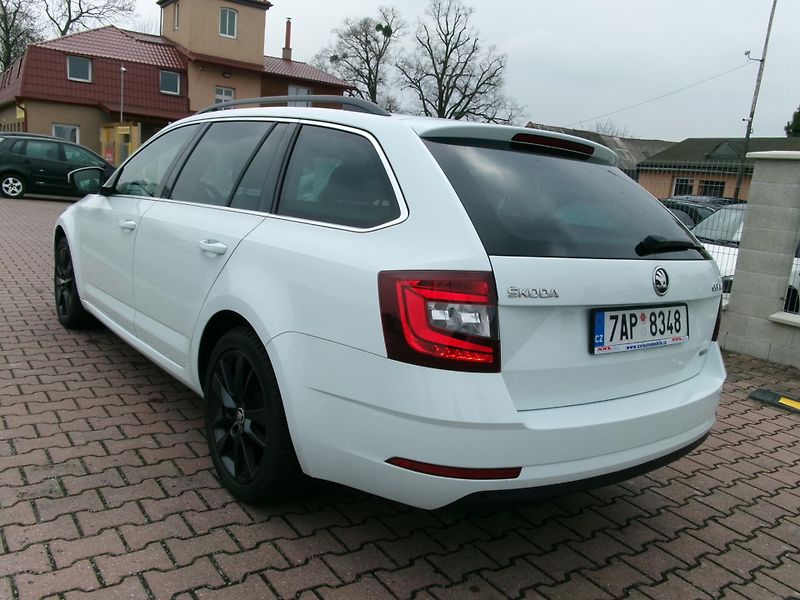 Škoda Octavia (2019) 1,5TSI DSG AC TEMP ČR - fotka 6 z 36