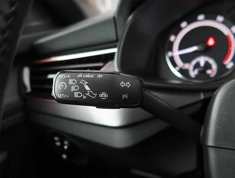 Škoda Kamiq (2022) 1.0 TSI, Tempomat - fotka 19 z 20