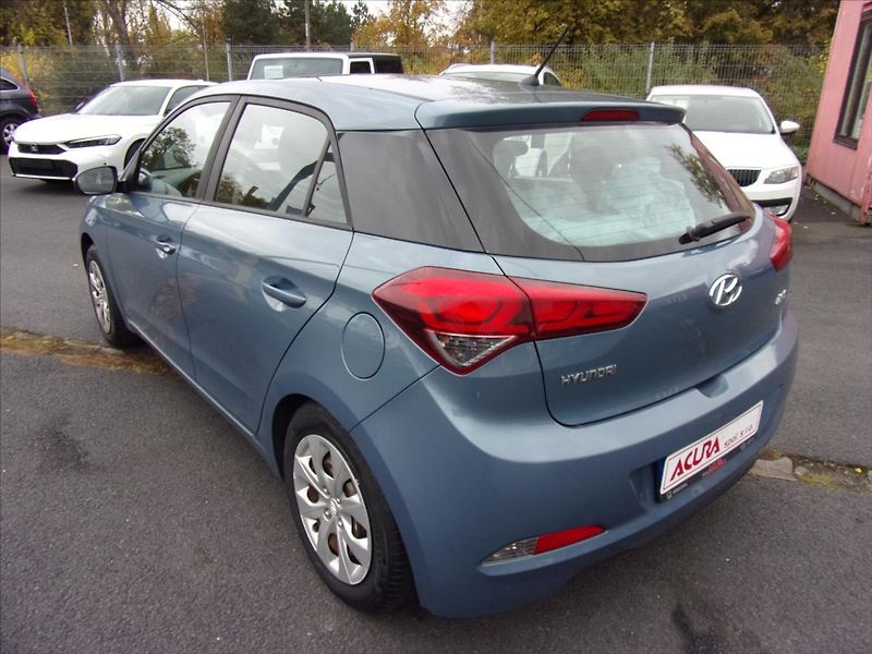 Hyundai i20 1,3 Classic - fotka 5 z 26