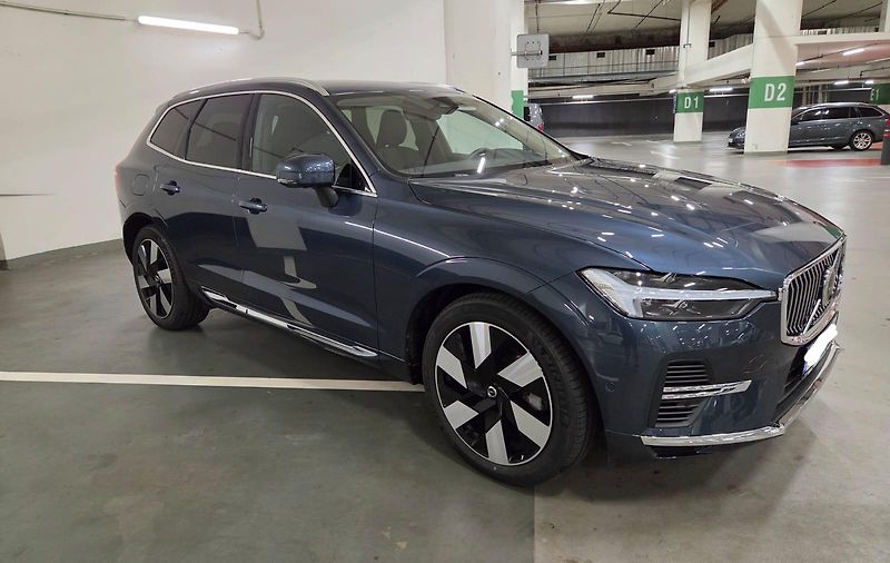 Volvo XC60 (2025) PLUS Bright T6, záruka 2030 - fotka 2 z 17