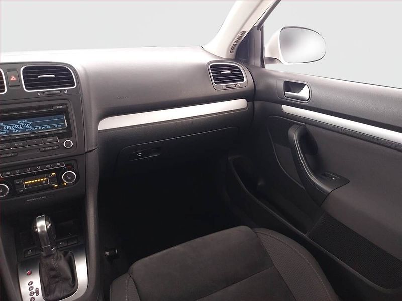 Volkswagen Golf (2013) Highline 1.6 TDI, Automat - fotka 8 z 22