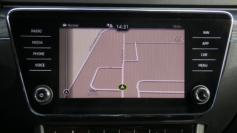 Škoda Superb 2,0 TDI 147kw 4x4 DSG Style - fotka 15 z 27