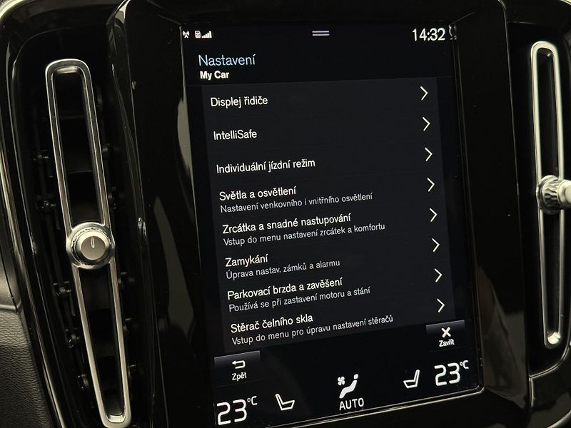 Volvo XC40 T4 RECHARGE ULTIMATE AUT - fotka 38 z 51