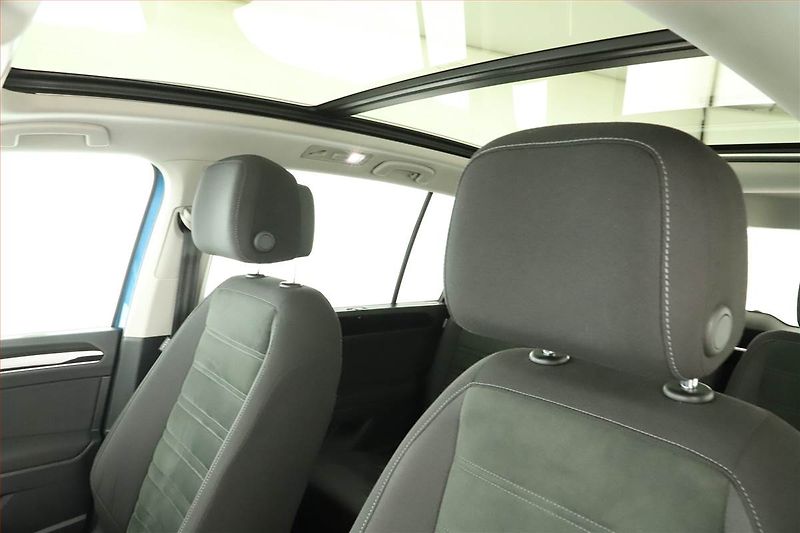 Volkswagen Touran (2016) 2.0 TDI, Automat, Serv.kniha - fotka 16 z 20