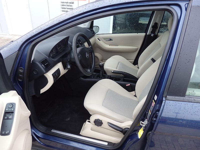 Mercedes-Benz Třídy A A 170 85 kW 4x AIRBAG - fotka 6 z 14