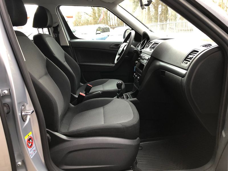 Škoda Yeti (2013) 2.0 TDi 4x4, tažné - fotka 14 z 38