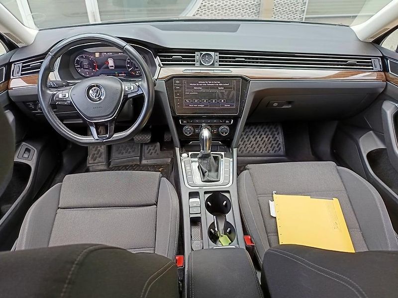 Volkswagen Passat (2018) 2,0 TDi 4Motion DSG 140 KW - fotka 9 z 15