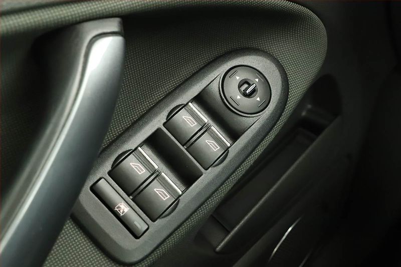 Ford Kuga (2011) 2.0 TDCi, nová STK - fotka 11 z 13