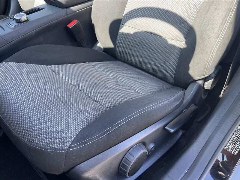 Mercedes-Benz GLA 2,2 CDi 100kw Panorama bez kor - fotka 22 z 36