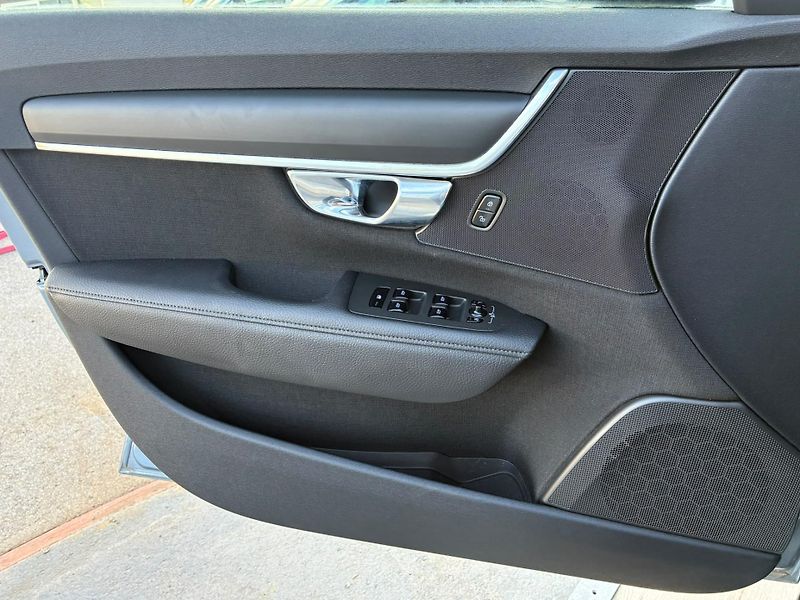 Volvo V90 (2017) 2.0D, 110KW - fotka 18 z 21