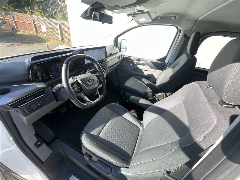 Ford Tourneo 2,0 EcoBlue AWD A8 L2 Titanium - fotka 5 z 21