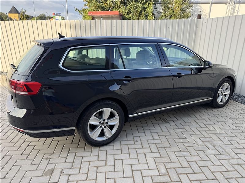 Volkswagen Passat 2,0 TDI DSG ELEGANCE 1.maj. ČR - fotka 13 z 50