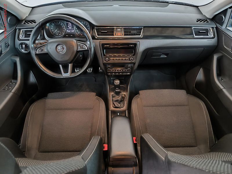 Škoda Rapid (2014) 1.6 TDi, Elegance, xenon - fotka 8 z 16