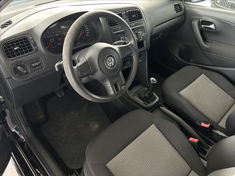 Volkswagen Polo 1,2   HTP,PO GO MOTORU,SERVISK - fotka 7 z 14