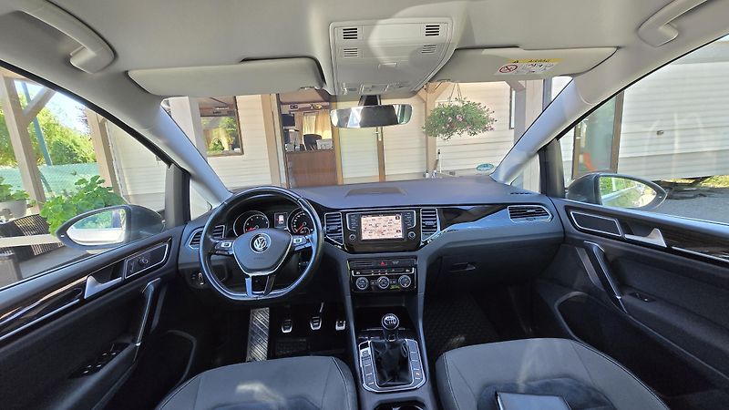 Volkswagen Golf Sportsvan 1.4TSi HIGHLINE TECH  1MAJITEL - fotka 21 z 42