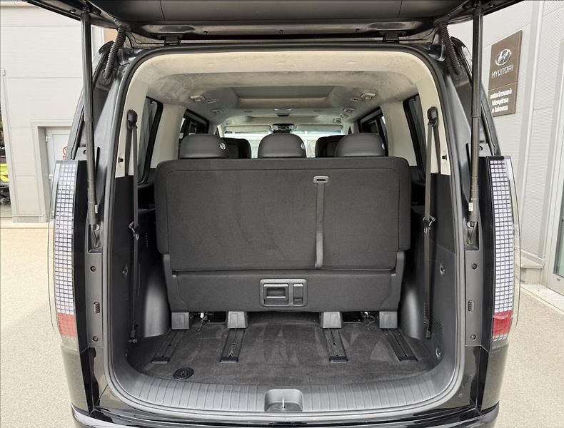 Hyundai Staria 1,6 T HEV 7M  Luxury Panorama - fotka 21 z 26