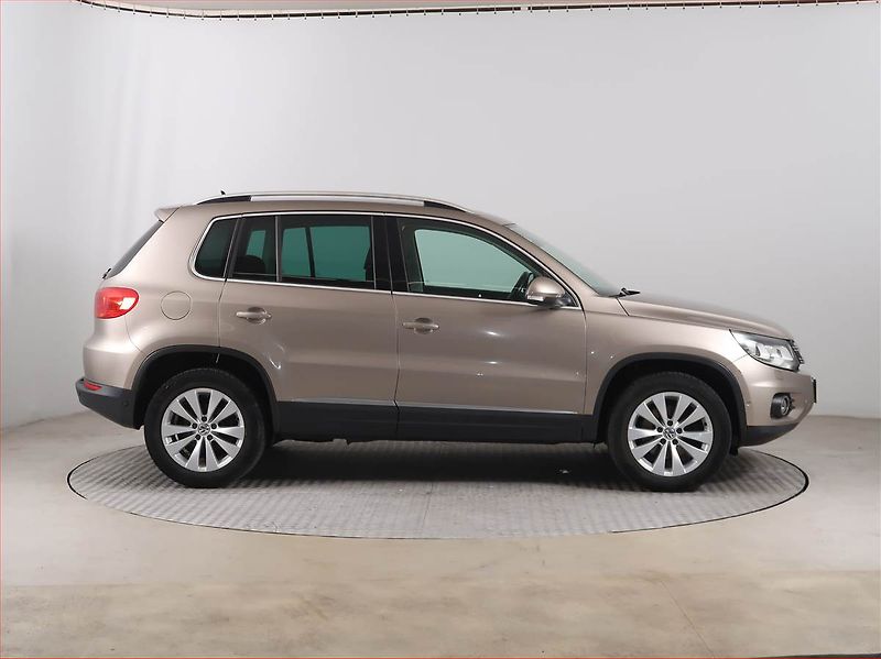 Volkswagen Tiguan (2012) Sport&Style 2.0 TDI, 4X4 - fotka 6 z 16