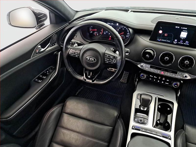 Kia Stinger (2020) 3.3 T-GDI - fotka 7 z 17