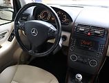 Mercedes-Benz Třídy A (2005) A 170 , Klima, rezervace - náhled 7