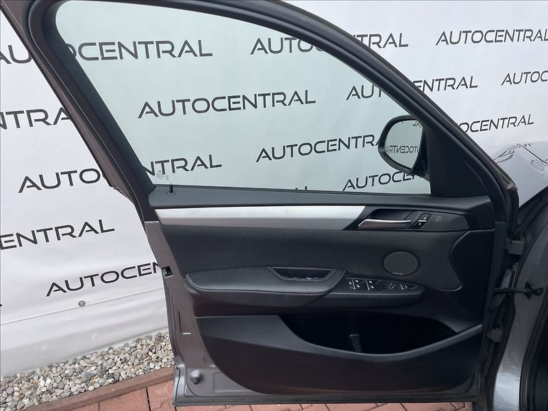 BMW X3 3,0 D,X-Drive,190kW - fotka 21 z 26