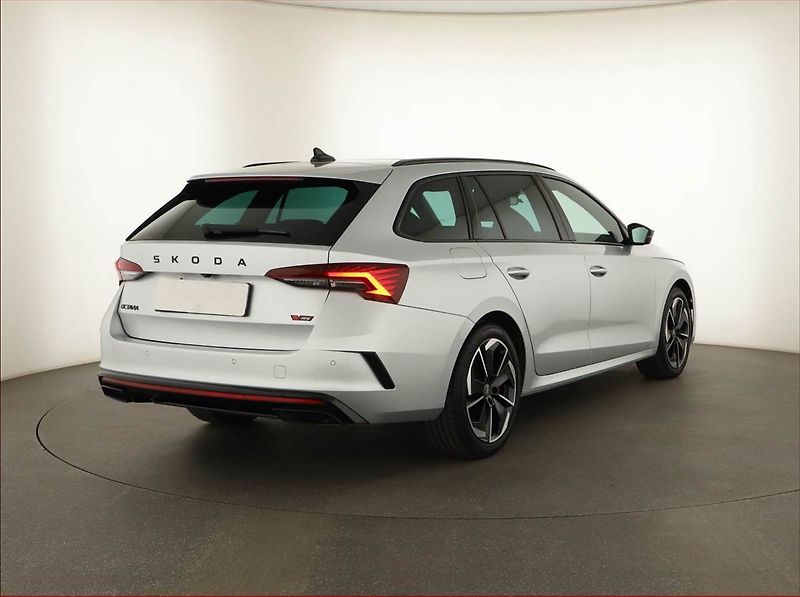Škoda Octavia (2025) RS 2.0 TSI, RS, Navigace - fotka 5 z 18