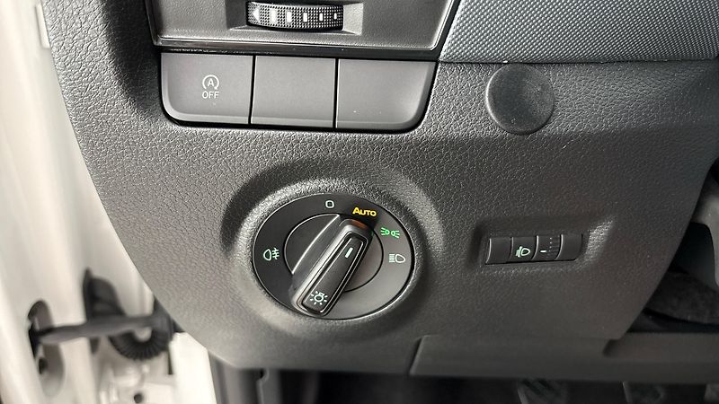 Škoda Fabia 1.0 TSI Active - fotka 14 z 23