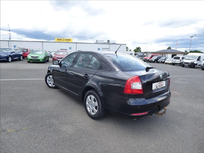 Škoda Octavia 1,6 TDI DSG, Xenon, Digi Klima - fotka 6 z 49