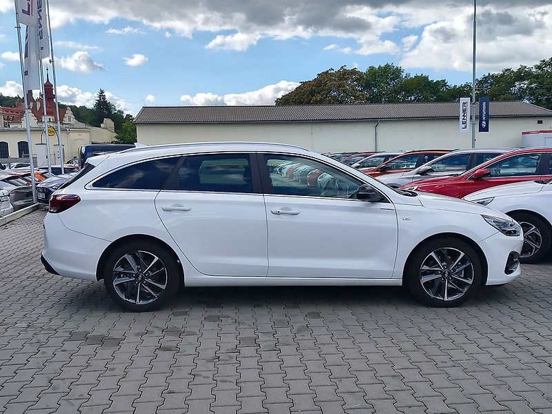 Hyundai i30 1.5 T-GDI/117kW Style Premium - fotka 4 z 36