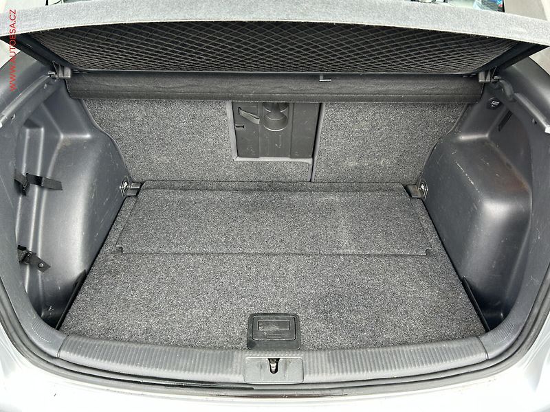 Volkswagen Golf Plus (2008) 1.9TDi, AC, temp - fotka 7 z 14