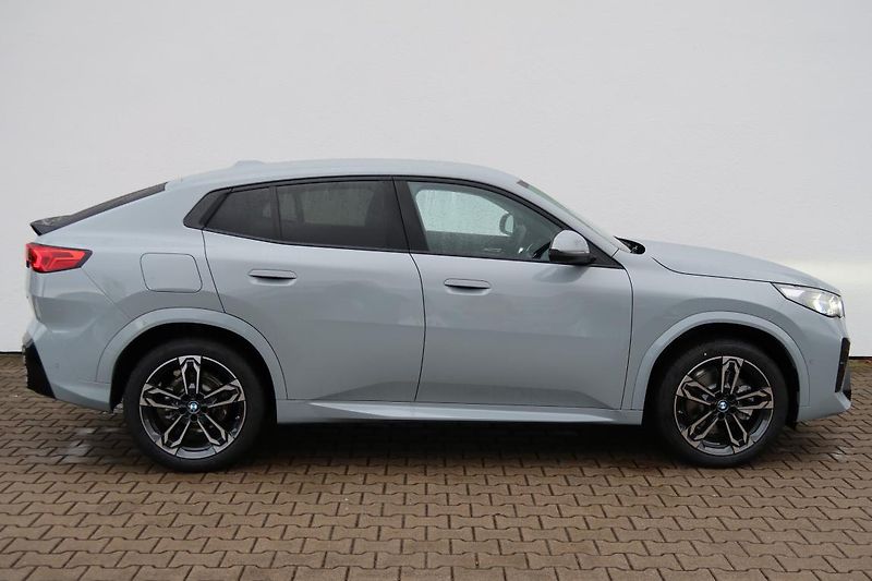 BMW X2 sDrive20i - fotka 5 z 6