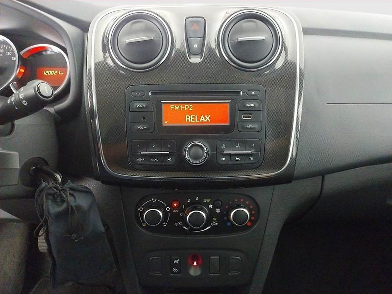 Dacia Logan (2018) 0.9 TCe, Serv.kniha, Tempomat - fotka 12 z 15
