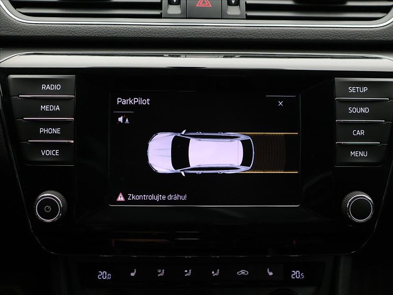 Škoda Superb 2.0 TDI DSG CZ Style Plus Kůže - fotka 25 z 37