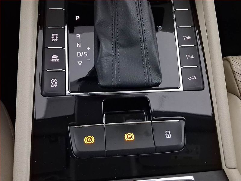 Škoda Superb (2017) 2.0 TSI, Automat, Kůže, Navi - fotka 24 z 26