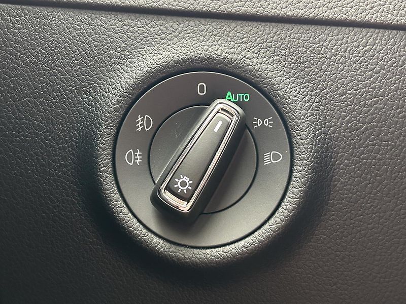 Škoda Superb 2.0 TDI L & K - fotka 22 z 34