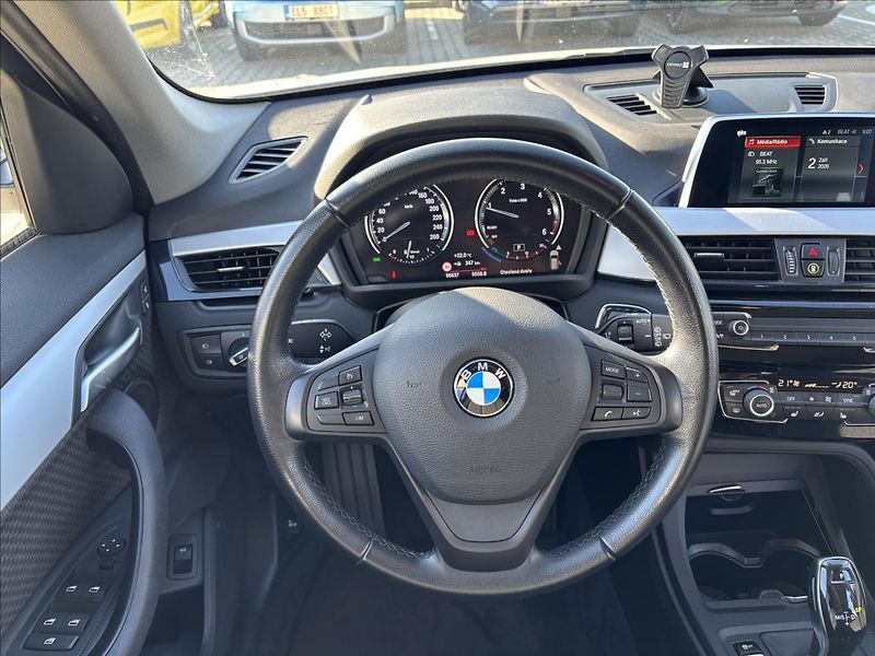BMW X1 2,0 xDrive 18d 110kW - fotka 17 z 43
