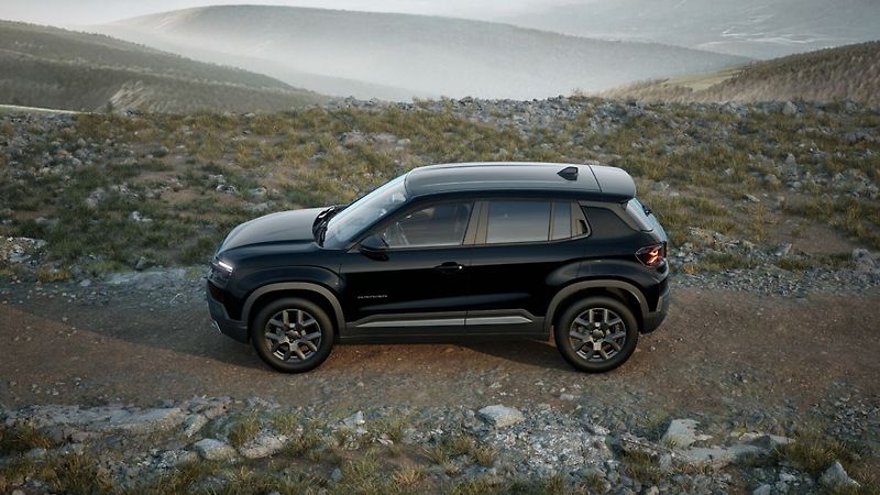 Jeep Avenger (2026) Altitude 1.2 Turbo e-Hybrid 11 - fotka 3 z 8