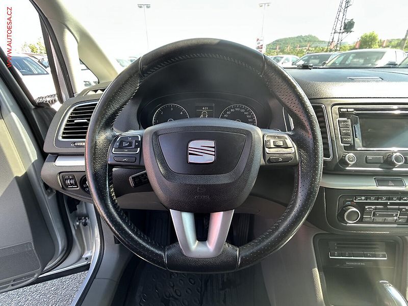 Seat Alhambra (2012) 2.0 TDi 7míst, Style, DSG, AC - fotka 12 z 18