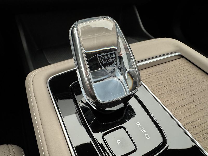 Volvo XC90 (2026) B5 AWD AUT DARK ULTRA 7 míst - fotka 25 z 26
