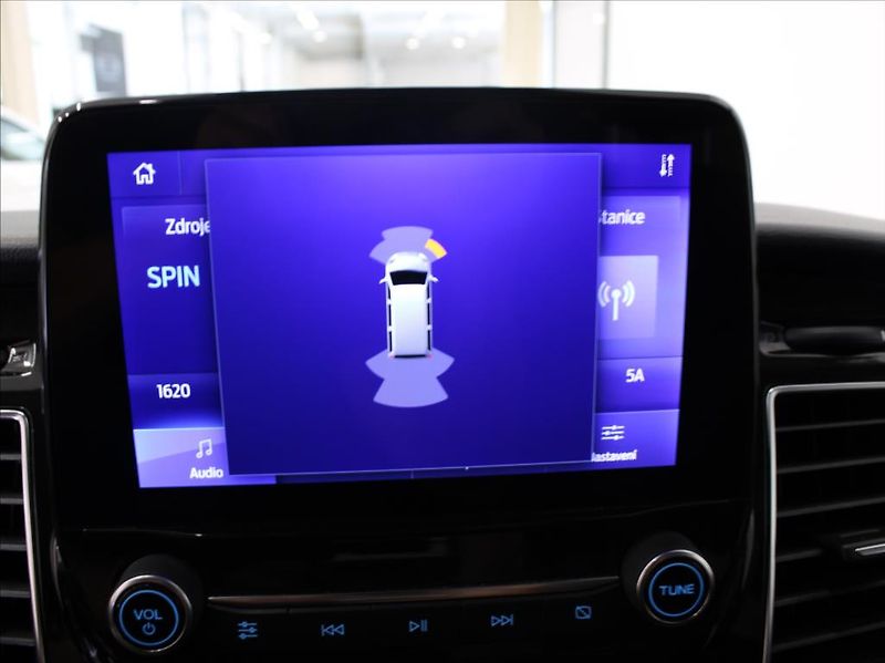 Ford Tourneo Custom 2,0 EB 136kW AT L1 27 520km! Č - fotka 11 z 17