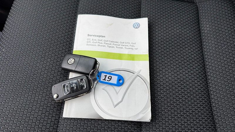 Volkswagen Touran (2012) 1.4TSi 103kW *DSG*Navi*Tažné* - fotka 22 z 23