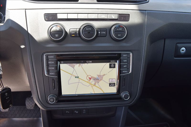 Volkswagen Caddy 2,0 TDI 75KW ODPOČET 2XPNEU - fotka 42 z 50