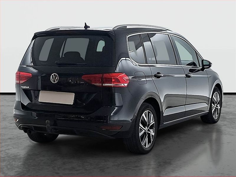 Volkswagen Touran (2019) Highline 2.0 TDI, Automat - fotka 5 z 16