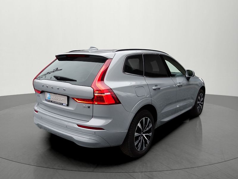 Volvo XC60 B4 145kW AWD LED Mild-Hybrid - fotka 4 z 33