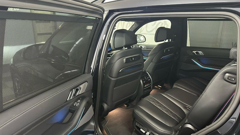 BMW X7 M60i X-DRIVE / ZÁRUKA / 7 MÍST - fotka 26 z 67