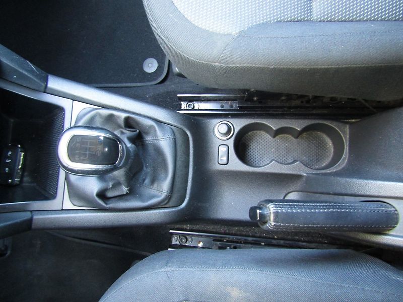 Škoda Yeti (2013) 1.2 TSI 77kW BEZ KOROZE - fotka 32 z 36