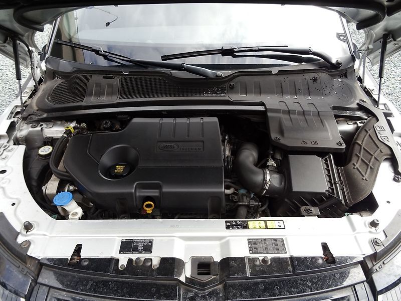 Land Rover Range Rover Evoque 2.0TD4 132kW HSE AWD Rezervace - fotka 27 z 31