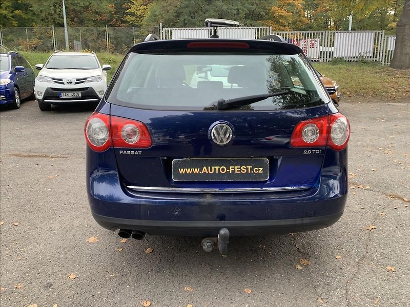 Volkswagen Passat 2,0 TDI DSG - fotka 7 z 18