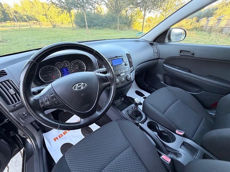 Hyundai i30 (2009) 1.4 16V KLIMA, 144TKM - fotka 7 z 9