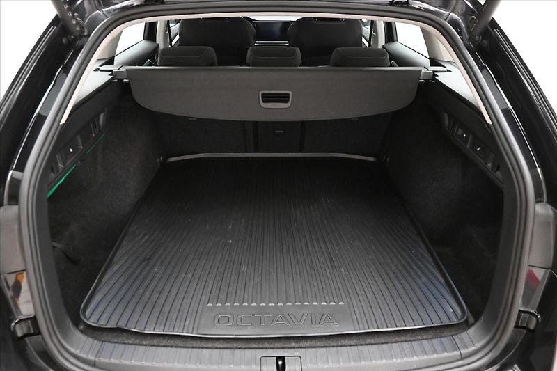 Škoda Octavia 2,0 TDI 110 kW DSG MATRIX LED - fotka 10 z 33
