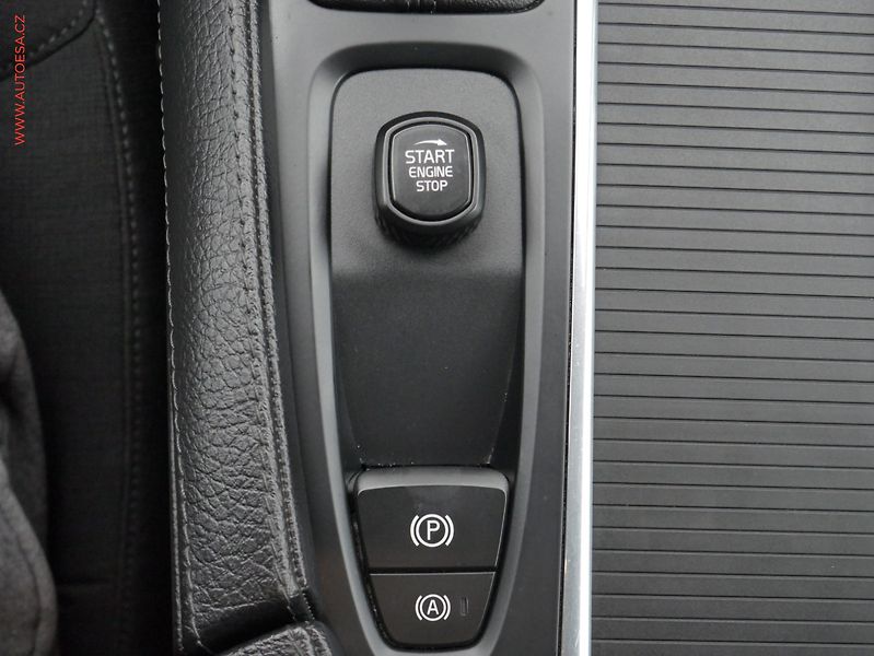 Volvo V90 (2018) 2.0D, LED, TZ, park.asist - fotka 16 z 27